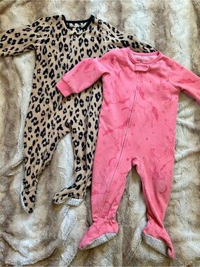 Carter’s Leopard & Unicorn Footed One-Piece Fleece Pajamas 12 MOS